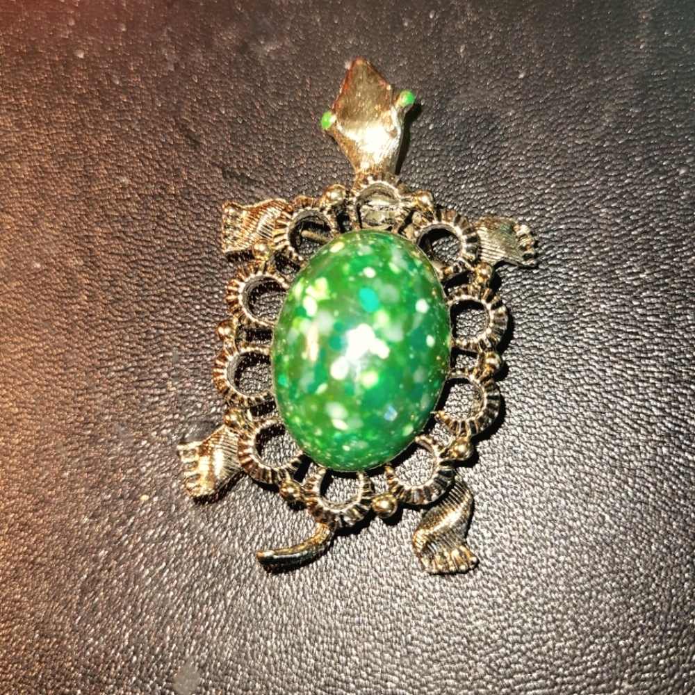 Green glass turtle brooch